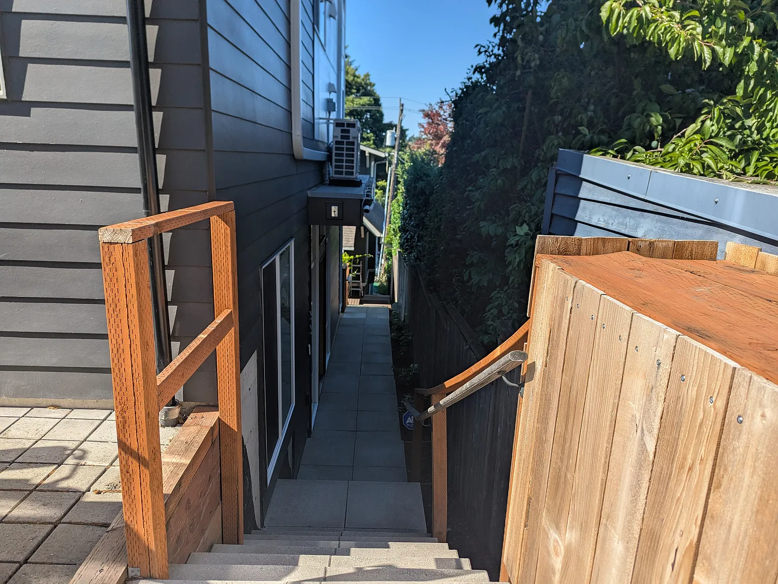 6 bed, 2100 sqft, $5,800 — Photo 4