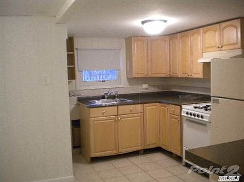 4th image of 960 Thompson Dr