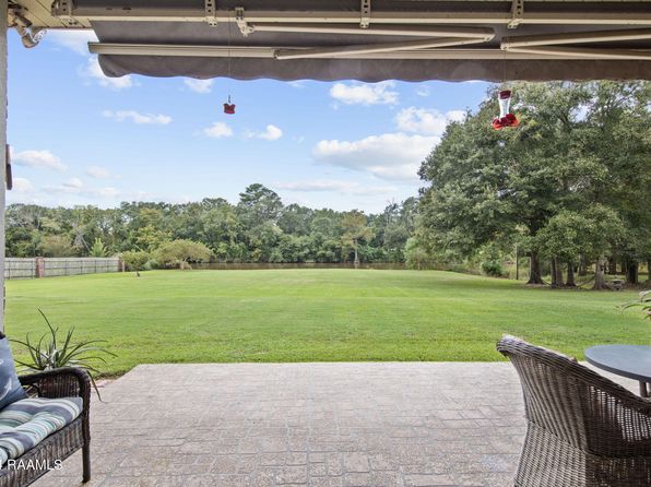 110 River Wood Pl, Abbeville, LA 70510