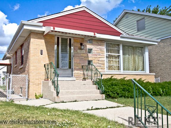 4th image of 3010 N Narragansett Ave