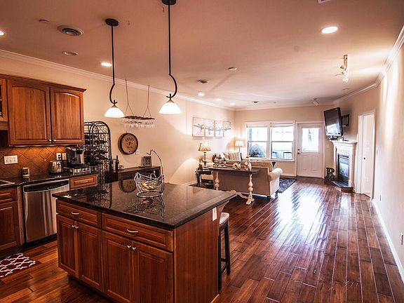4th image of 1020 1st St APT 306