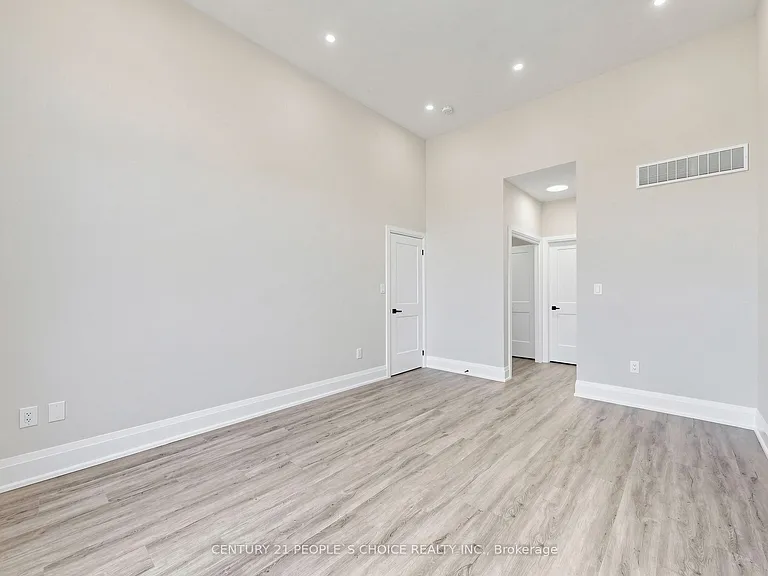 8 Durham Rd — Photo 20