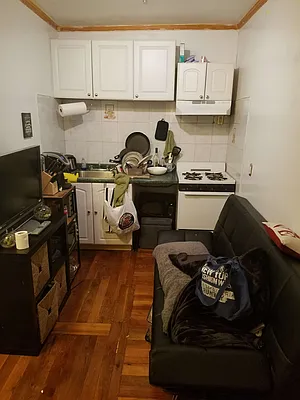 Rented by Chartwell Manhattan Realty | media 16