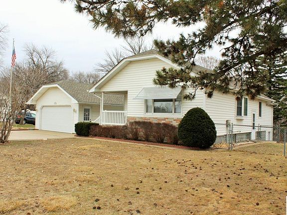 3rd image of 3020 S Lakeport St