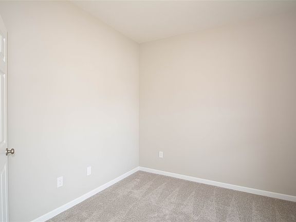 2nd image of 10055 Meadowvista Ct