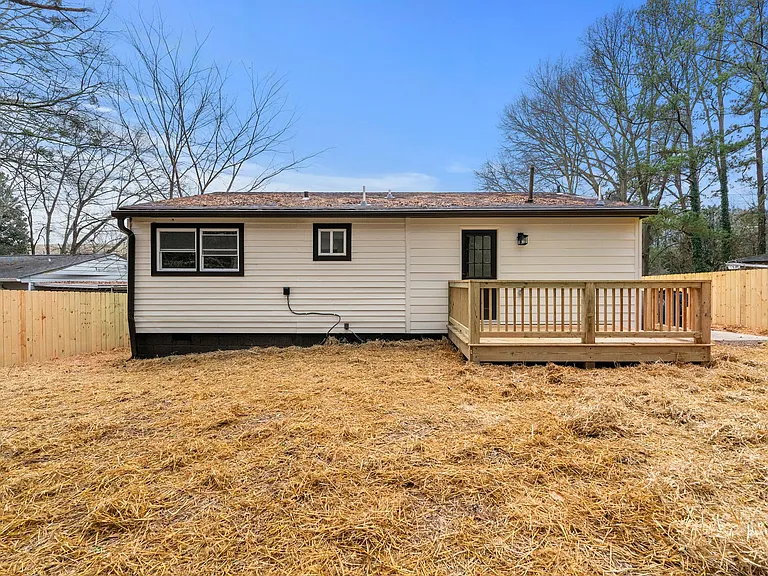 2425 Clarissa Dr NW — Photo 19