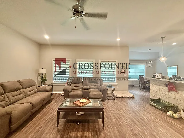 4818 FM 346 E — Photo 4