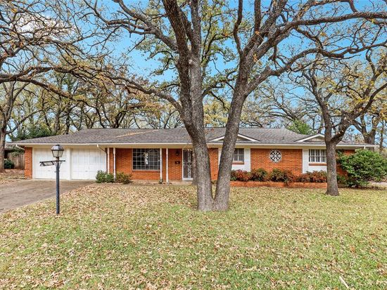 6205 Ravenswood Dr, Fort Worth, TX 76112