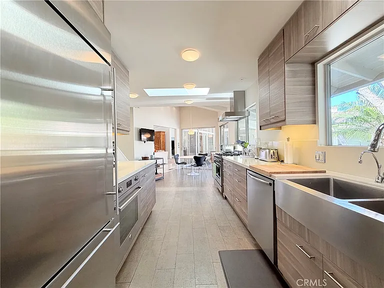 2490 Monaco Dr — Photo 5