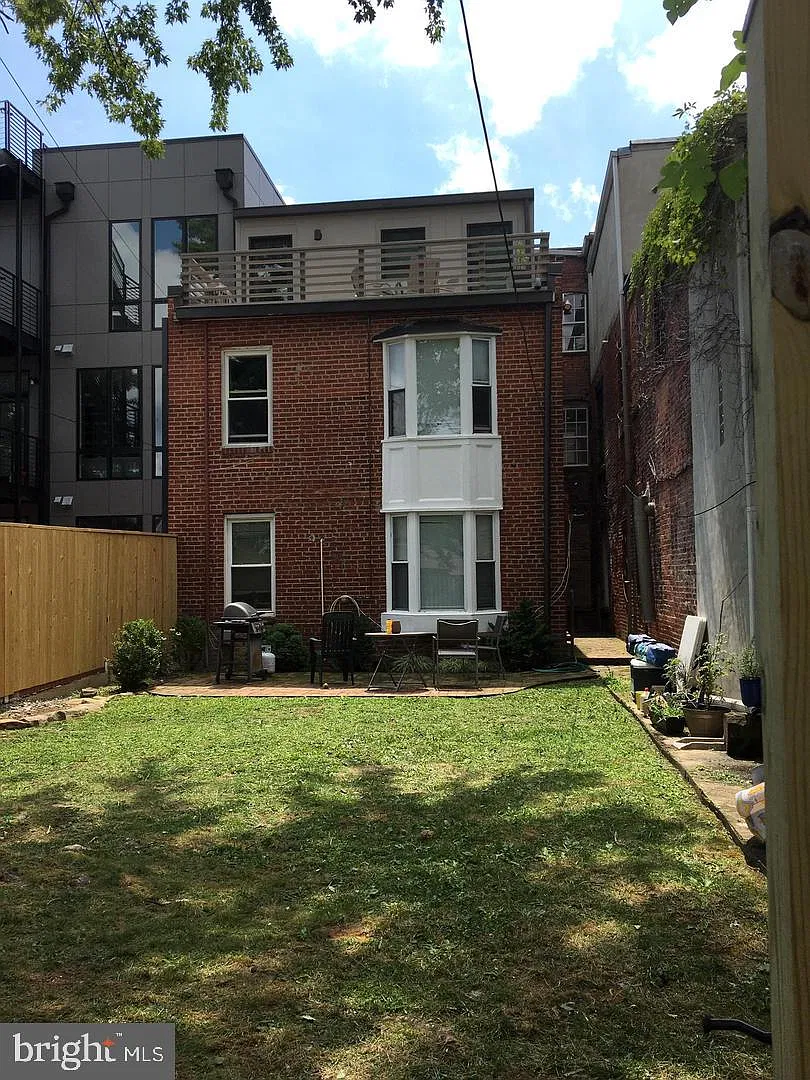 1 bed, 1.0 bath, 550 sqft, $2,100 — Photo 1