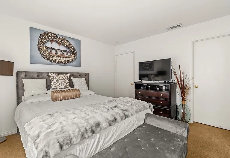 3252 Park Ln #1 — Photo 12