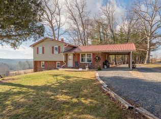 1865 Oak Grove Rd, Woodlawn, VA 24381