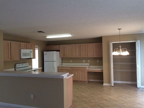 5th image of 1102 Kempton Chase Pkwy