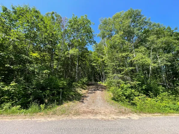 692 Mitchell Rd, Madawaska Valley, ON K0J 1B0