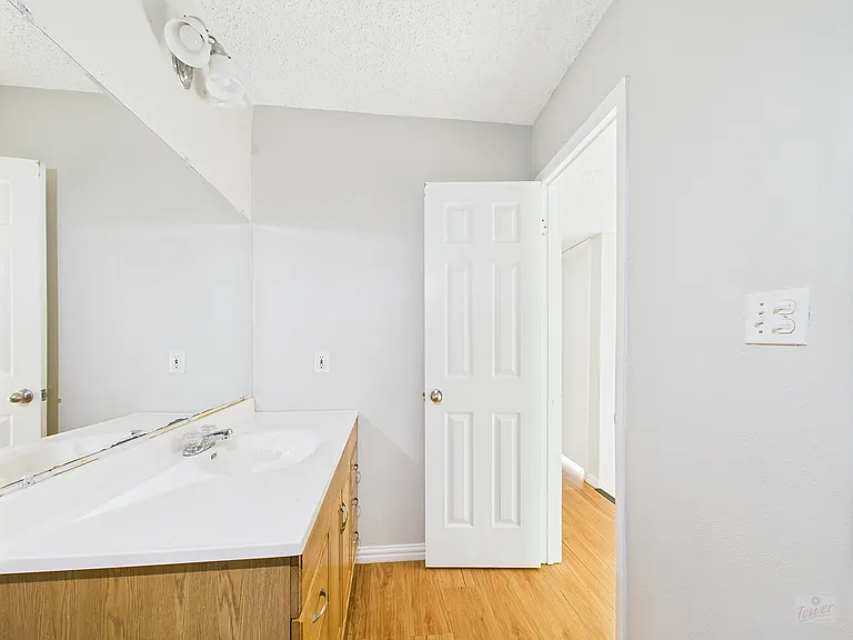 9520 Quail Village Ln — Photo 41