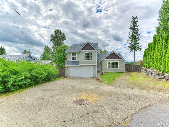 2nd image of 21114 75th St E