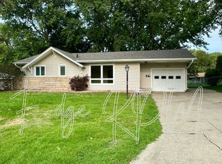 3311 Pridemore Dr, Cedar Falls, IA 50613