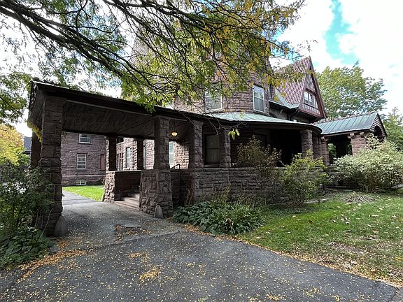 2nd image of 241 Clinton St APT 5