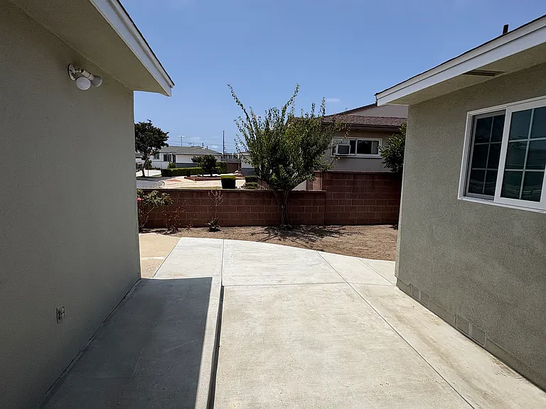 18315 S Harvard Blvd — Photo 15