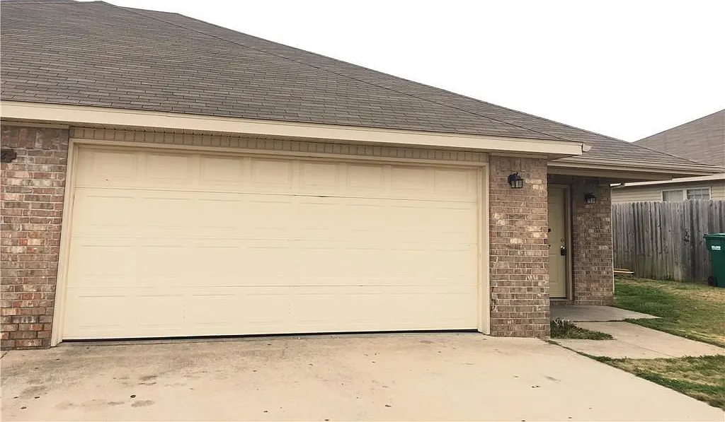 962 A Remington Circle - 1 — Photo 1