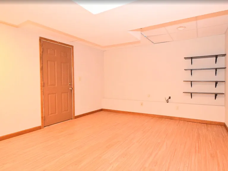 1495 Haynes Ct — Photo 12