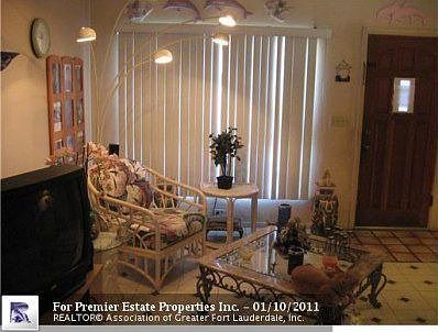 5th image of 1317 N Andrews Ave