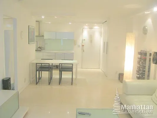 Sold by Manhattan Connection | media 1