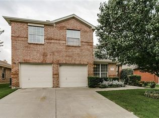 3036 Meadowbrook Dr, Grand Prairie, TX 75052