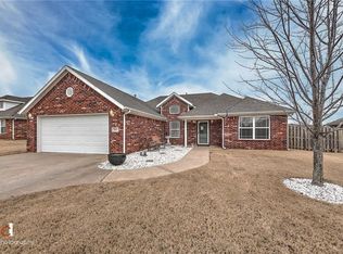 331 Beasley Dr, Centerton, AR 72719