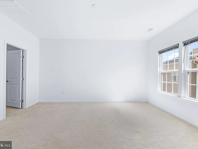 5365 S Center Dr — Photo 23