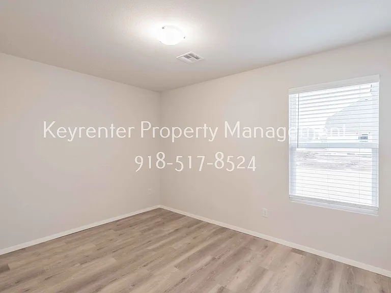 12461 S Lakewood Ave — Photo 13