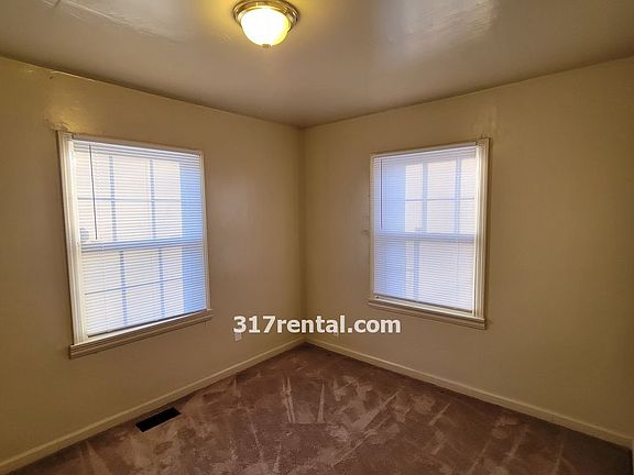 4th image of 1919 Millersville Dr