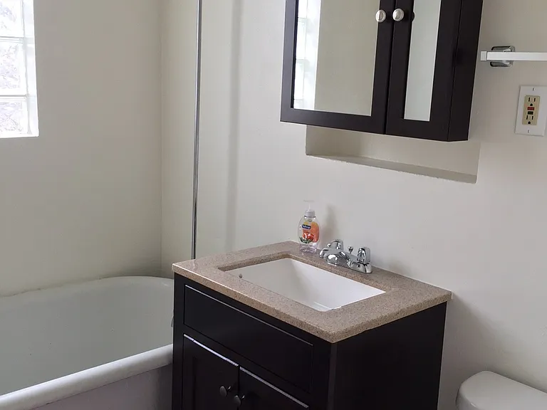2337 W Dickens Ave #5 — Photo 6