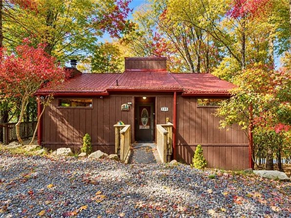 135 Clubhouse Road, Beech Mountain, NC 28604