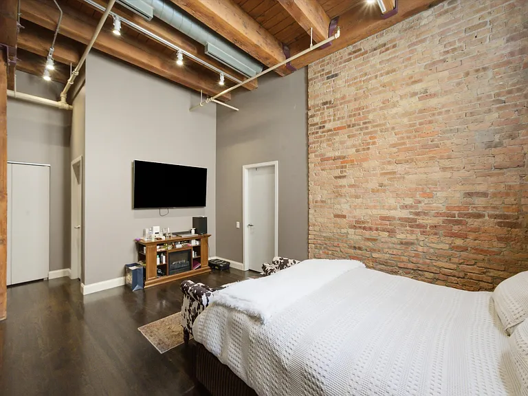1727 S Indiana Ave #214 — Photo 12