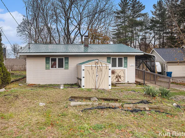 1841 Teepee Trl, Allegan, MI 49010