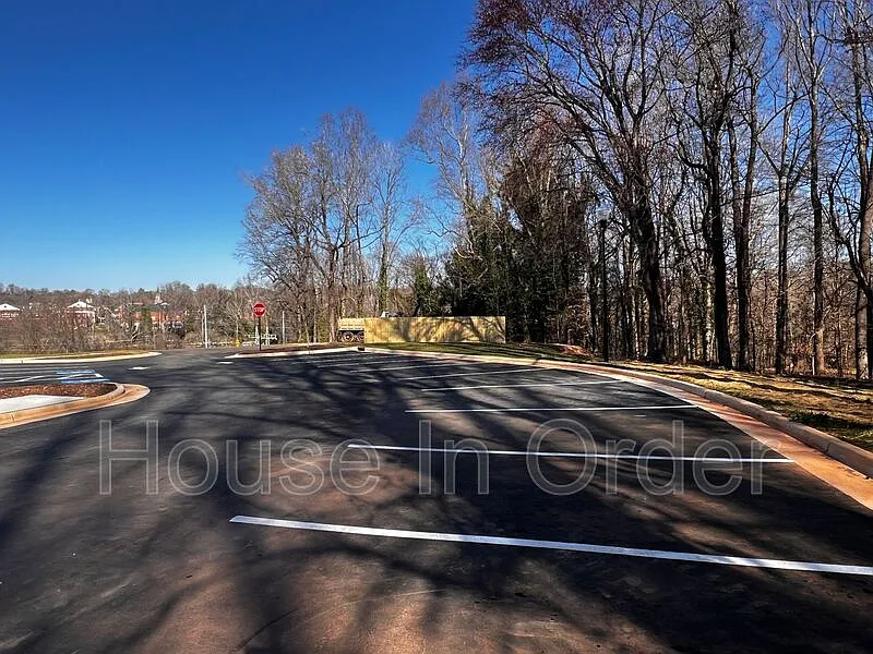 1 bed, 1.0 bath, 694 sqft, $995 — Photo 4
