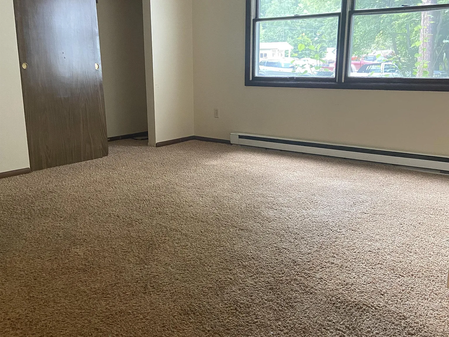 612 Willow Road — Photo 4