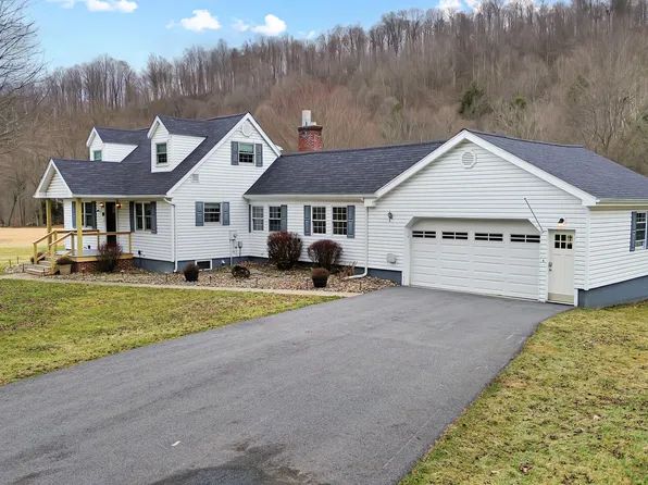 136 Twin Lakes Rd, Portage, PA 15946