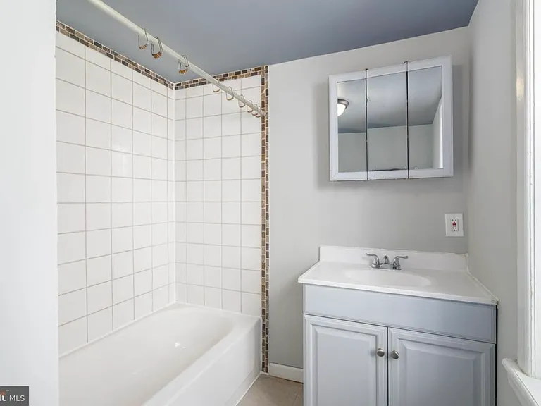 852 Perkiomen St #3 — Photo 7