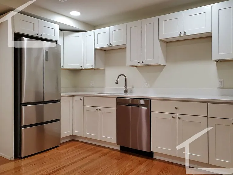 12 Harris St #101 — Photo 3