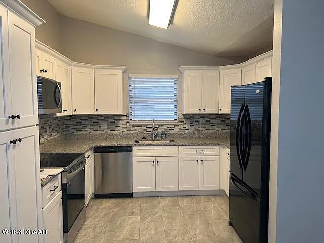 905 Fruitwood Pl — Photo 2