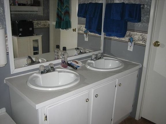 5th image of 1013 Wick St