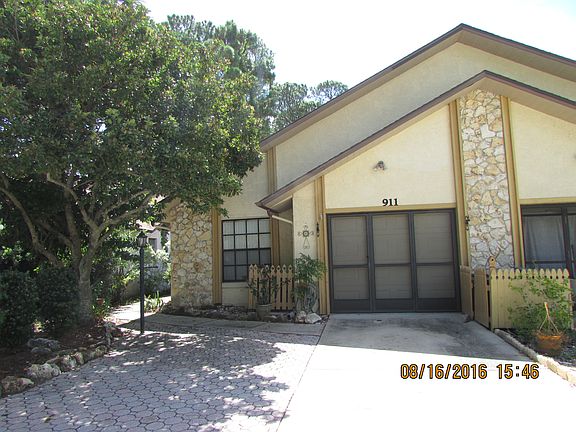 2nd image of 911 Stonybrook Cir