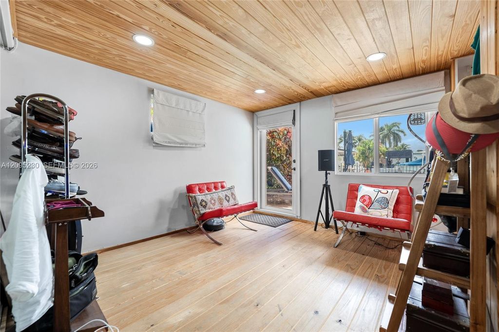 391 SE 16th Ave, photo 5