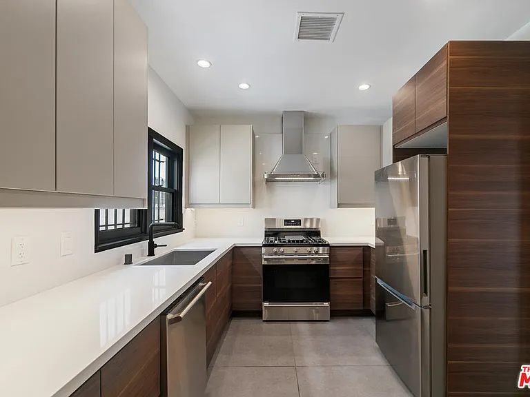 458 N Sierra Bonita Ave #460 — Photo 16
