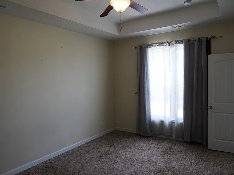 611 Winfall Dr — Photo 12