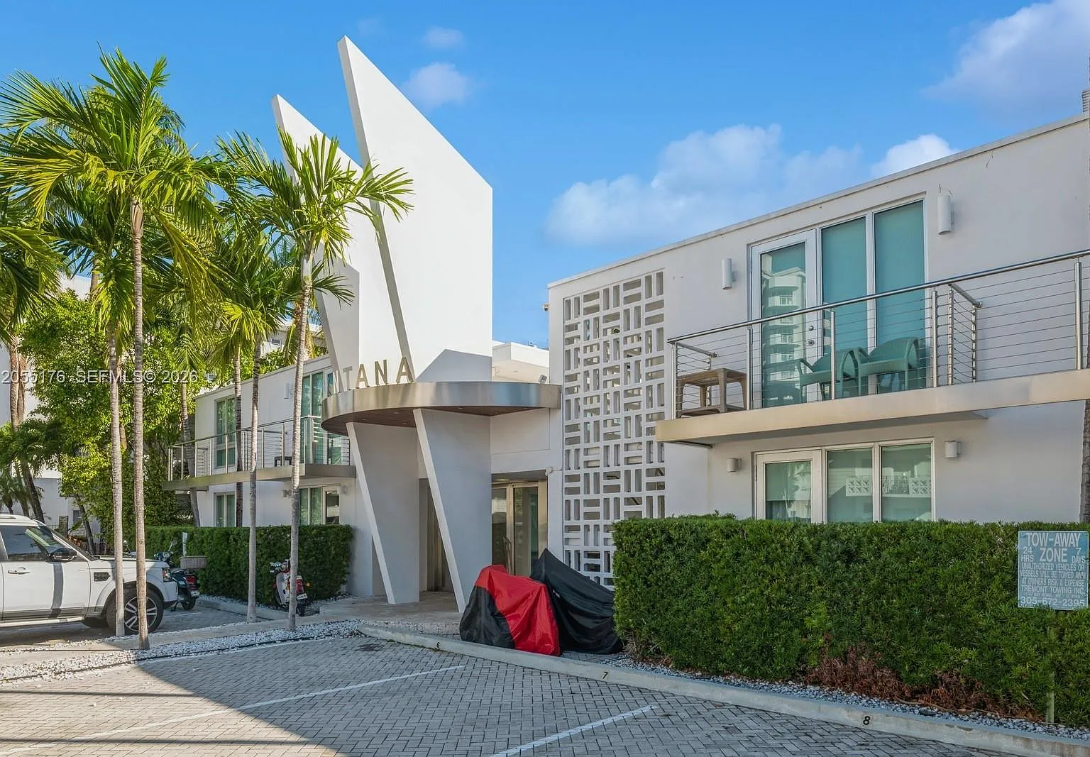 Fontana Condo — Photo 4