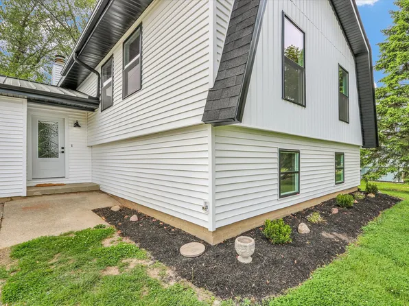 1801 Cindy Lynn St, Urbana, IL 61802