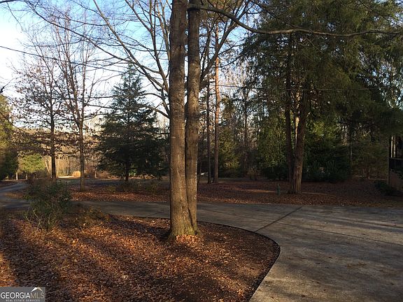 4th image of 337 Lake Front Rd